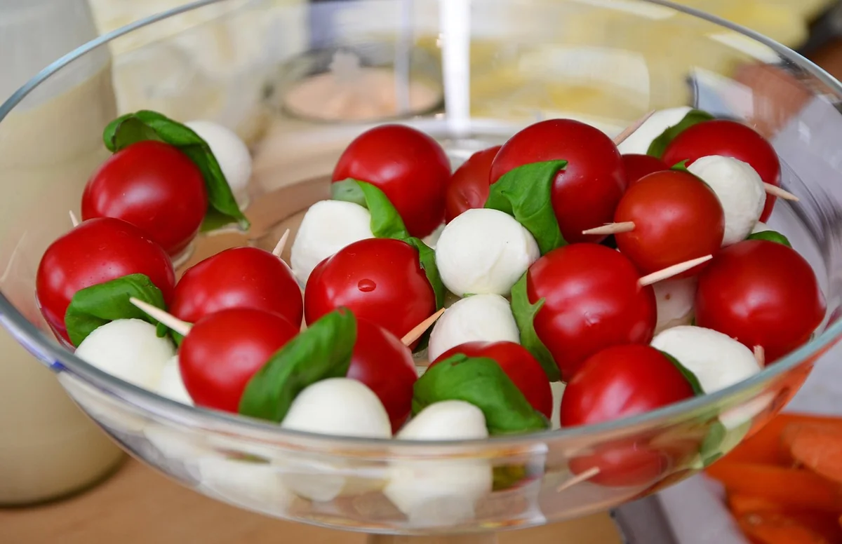 Tomate-Mozzarella-Spieße: wie lange vorher vorbereiten?