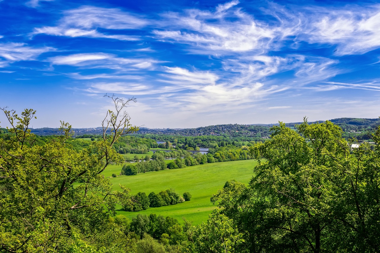 entdecken sie deutschland: ein land voller geschichte, kultur und beeindruckender landschaften. erleben sie die vielfalt von pulsierenden st&auml;dten, malerischen d&ouml;rfern und kulinarischen k&ouml;stlichkeiten. planen sie ihre reise und tauchen sie ein in das herz europas.